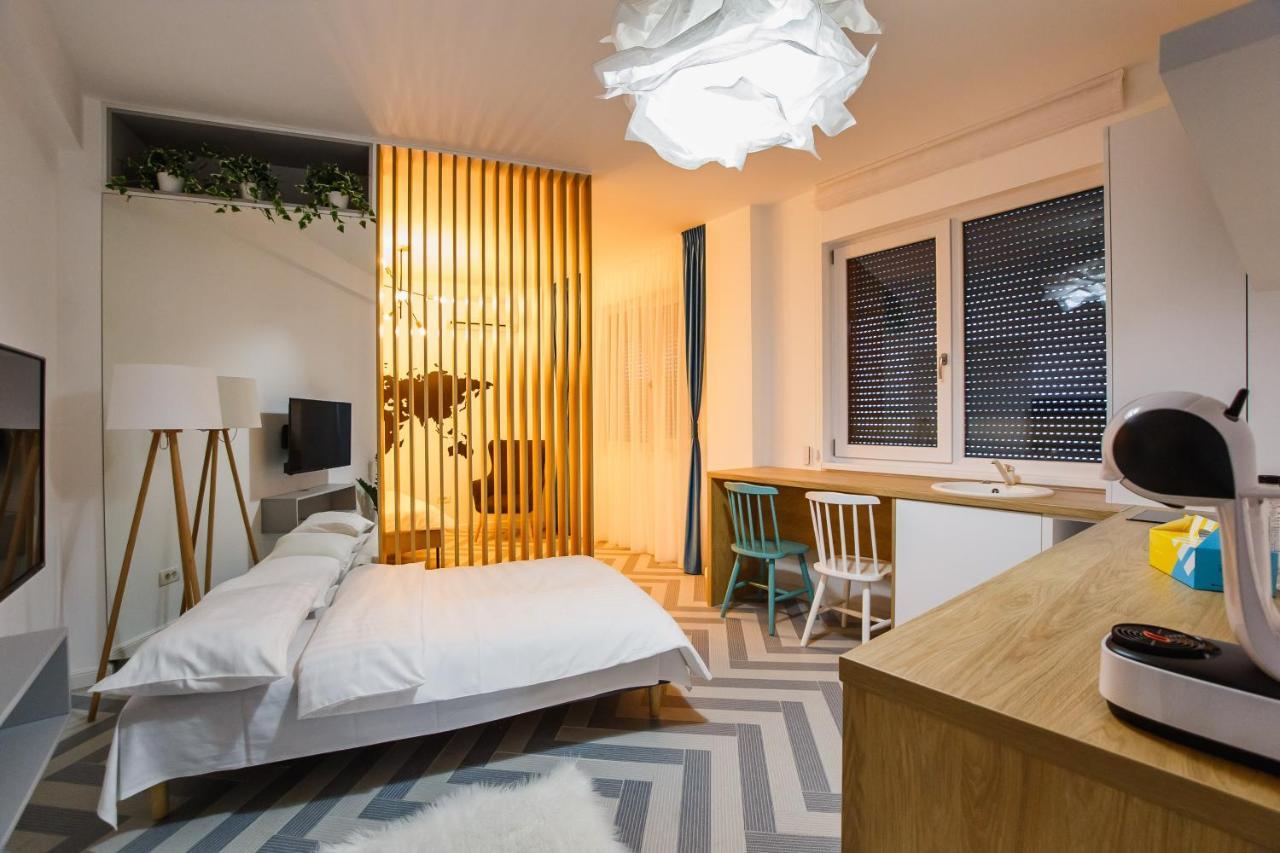Heart Of Oradea, Eas Residence Studios ภายนอก รูปภาพ